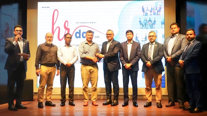 আর্টিফিশিয়াল ইন্টালিজেন্সের সাথে মানব সম্পদের সমন্বয় চান এইচআর প্রফেশনালগণ